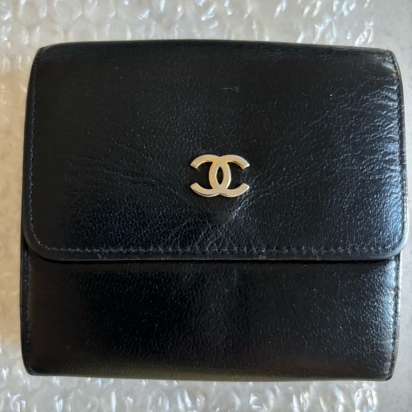 Authentic CHANEL Tri-fold Wallet with original box - Picture 3 of 5